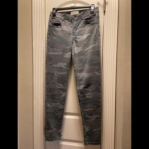 REWIND CAMO JEANS LIKE NEW